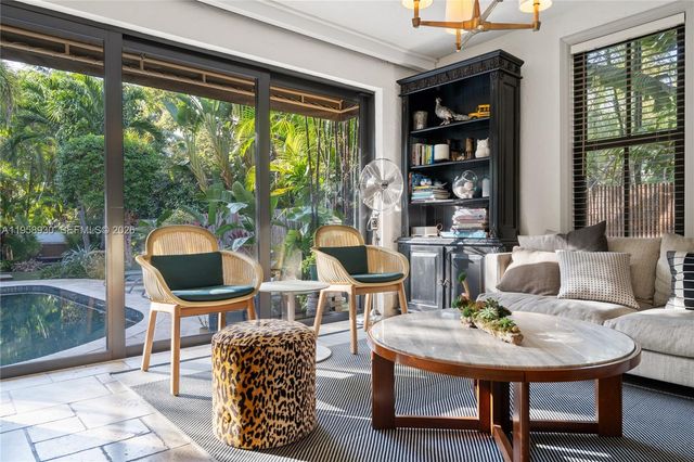 2330 Prairie Ave, Miami Beach, FL 33140