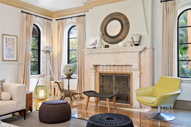 2330 Prairie Ave, Miami Beach, FL 33140