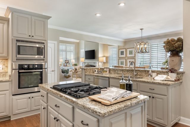 1850 Holden Farm Place, Ooltewah, TN 37363