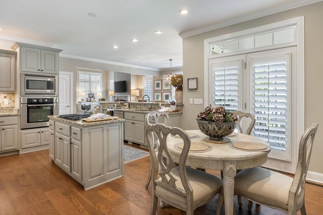 1850 Holden Farm Place, Ooltewah, TN 37363