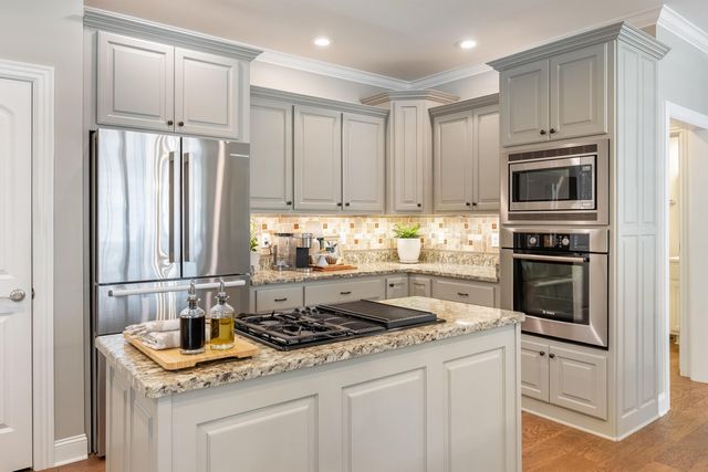 1850 Holden Farm Place, Ooltewah, TN 37363