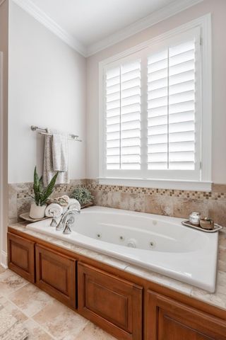 1850 Holden Farm Place, Ooltewah, TN 37363