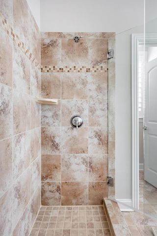 1850 Holden Farm Place, Ooltewah, TN 37363