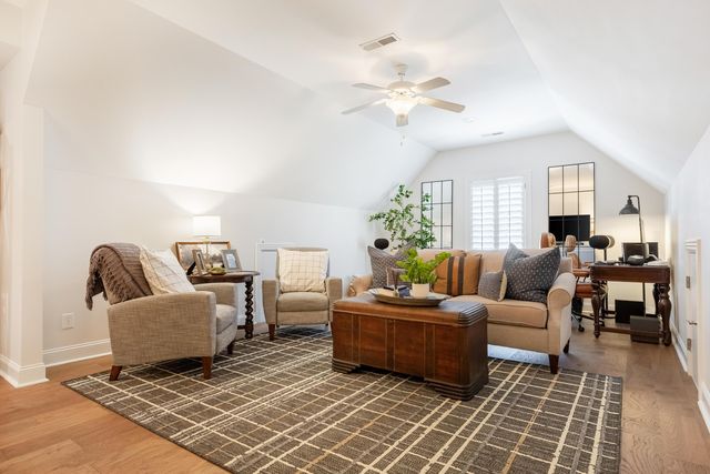 1850 Holden Farm Place, Ooltewah, TN 37363