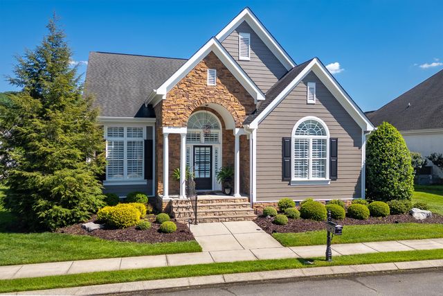 1850 Holden Farm Place, Ooltewah, TN 37363