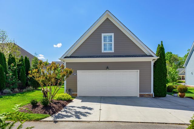 1850 Holden Farm Place, Ooltewah, TN 37363