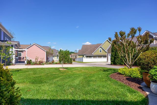 1850 Holden Farm Place, Ooltewah, TN 37363