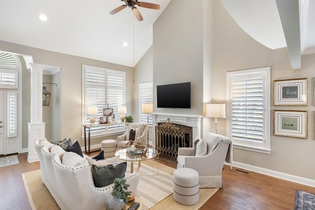 1850 Holden Farm Place, Ooltewah, TN 37363