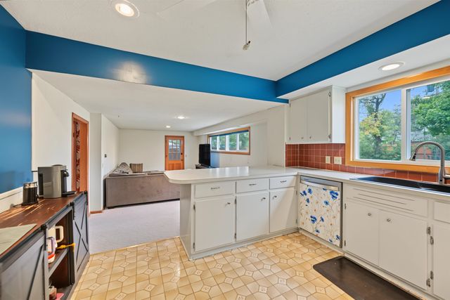 2076 Raymond Ave., Salina, KS 67401