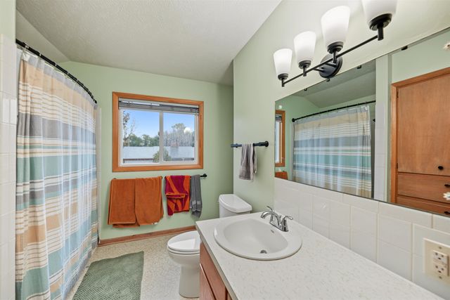 2076 Raymond Ave., Salina, KS 67401