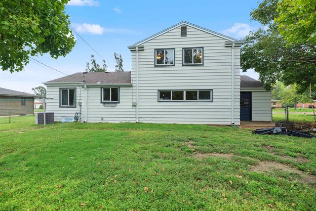2076 Raymond Ave., Salina, KS 67401