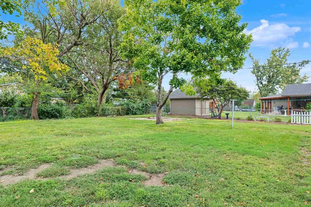 2076 Raymond Ave., Salina, KS 67401