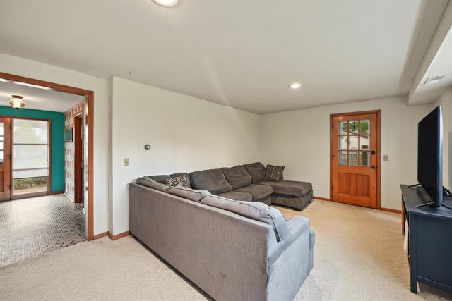2076 Raymond Ave., Salina, KS 67401
