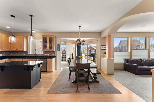 11470 Halstead Trail, Woodbury, MN 55129