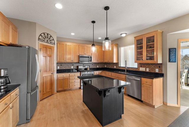 11470 Halstead Trail, Woodbury, MN 55129