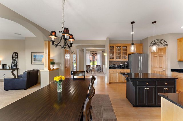 11470 Halstead Trail, Woodbury, MN 55129