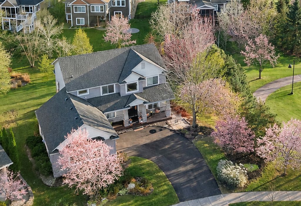 11470 Halstead Trail, Woodbury, MN 55129