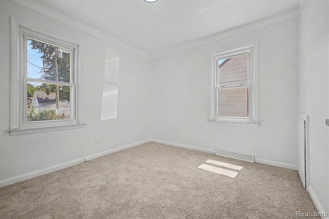 6785 Pelham Road, Allen Park, MI 48101