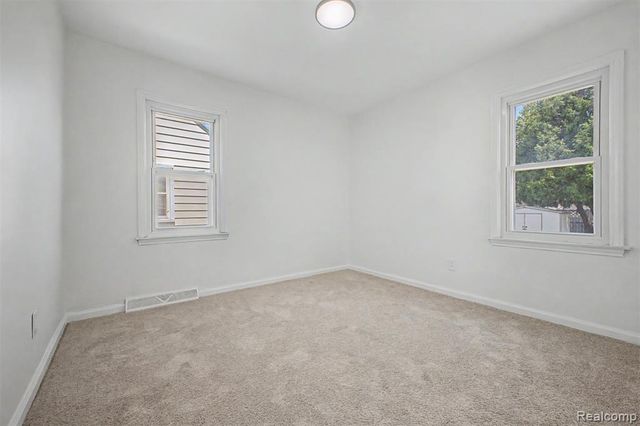 6785 Pelham Road, Allen Park, MI 48101