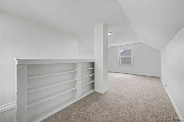 6785 Pelham Road, Allen Park, MI 48101
