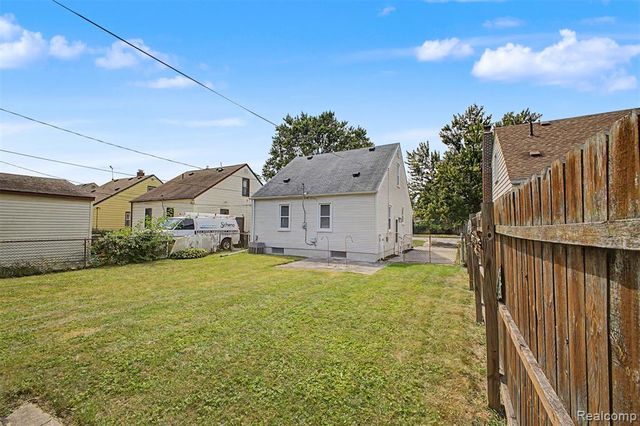 6785 Pelham Road, Allen Park, MI 48101