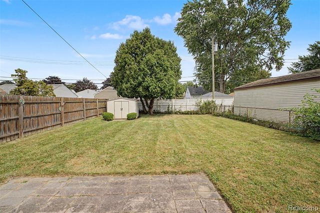 6785 Pelham Road, Allen Park, MI 48101
