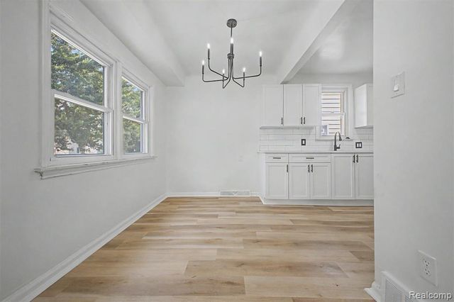 6785 Pelham Road, Allen Park, MI 48101