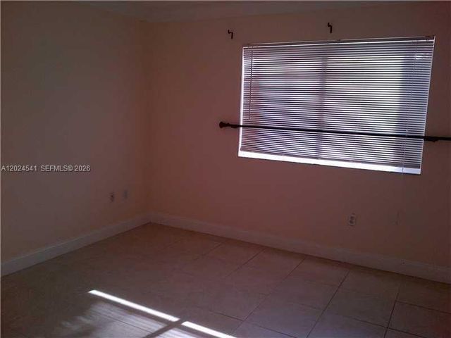 5702 NW 112 CT 5702, Doral, FL 33178