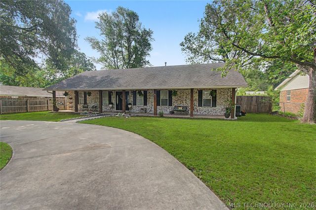 502 NW J Street, Stigler, OK 74462