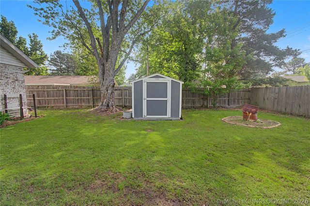 502 NW J Street, Stigler, OK 74462