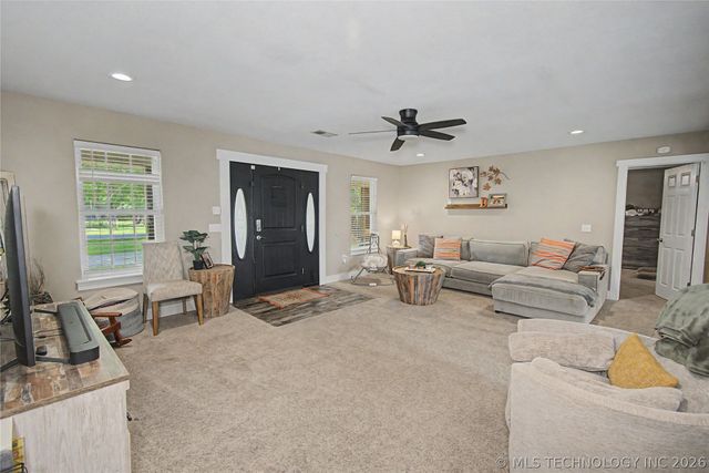 502 NW J Street, Stigler, OK 74462