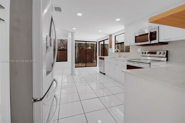 10031 SW 147th Pl, Miami, FL 33196