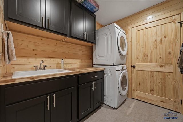 11975 THREE PEAKS PASS RD, Whitewood, SD 57793