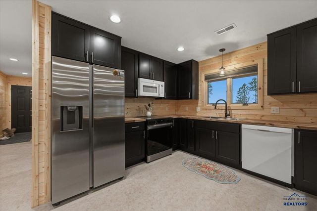 11975 THREE PEAKS PASS RD, Whitewood, SD 57793