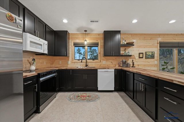 11975 THREE PEAKS PASS RD, Whitewood, SD 57793