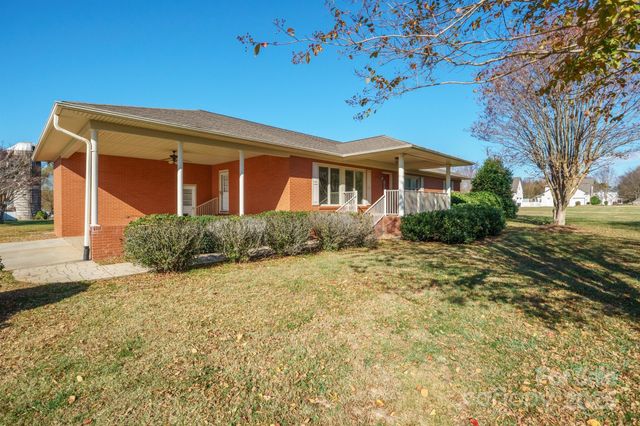 484 Stutts Road, Mooresville, NC 28117