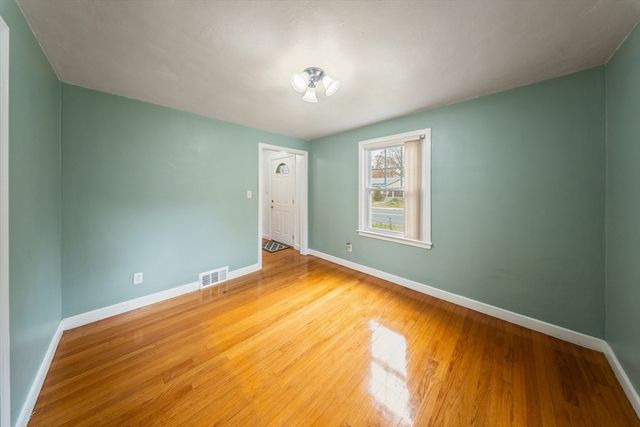 1078 Liberty St, Springfield, MA 01104