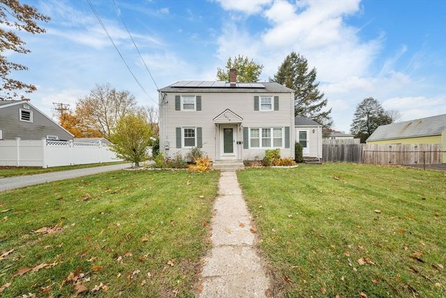 1078 Liberty St, Springfield, MA 01104