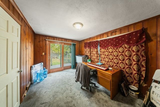 1078 Liberty St, Springfield, MA 01104