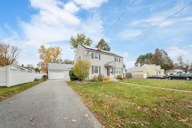 1078 Liberty St, Springfield, MA 01104