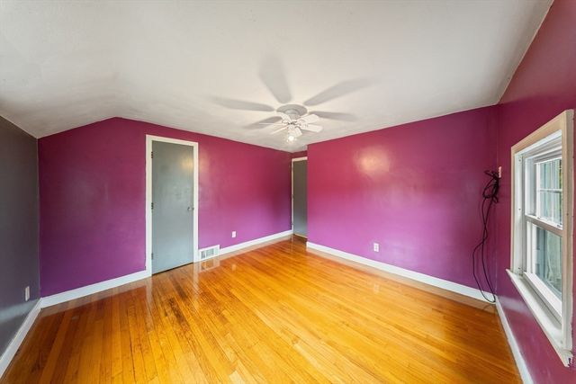 1078 Liberty St, Springfield, MA 01104