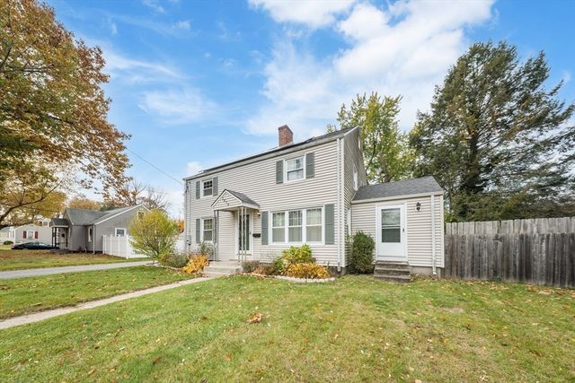 1078 Liberty St, Springfield, MA 01104