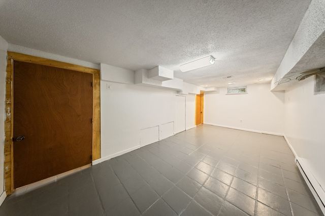 1078 Liberty St, Springfield, MA 01104