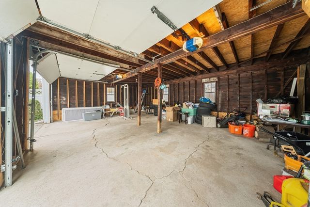 1078 Liberty St, Springfield, MA 01104