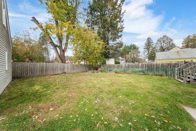 1078 Liberty St, Springfield, MA 01104