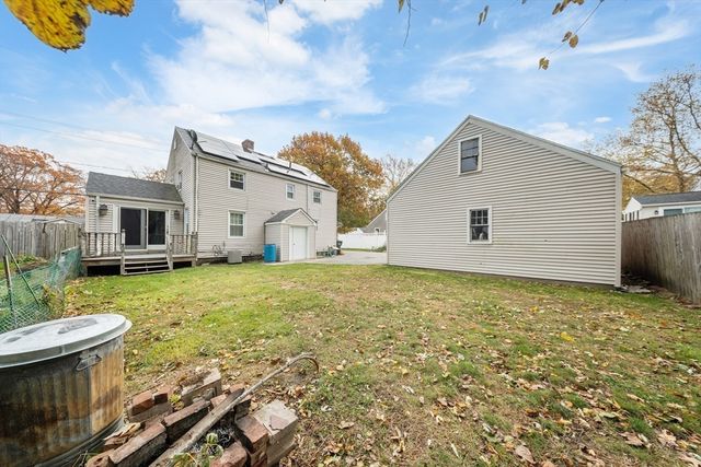 1078 Liberty St, Springfield, MA 01104