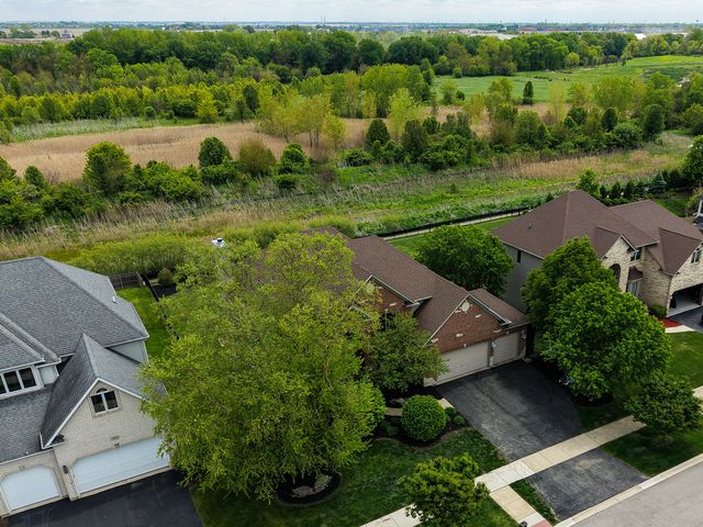 5815 Rosinweed Lane, Naperville, IL 60564