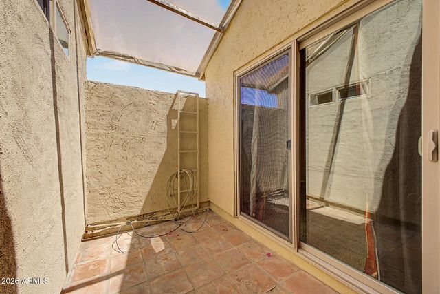 4606 E SHOMI Street, Phoenix, AZ 85044