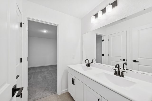 214 Dunovant Drive, Sealy, TX 77474