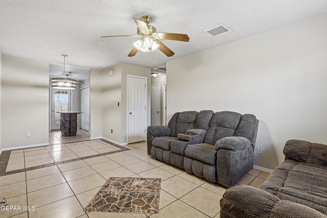 10776 Spring Valley Circle, Socorro, TX 79927